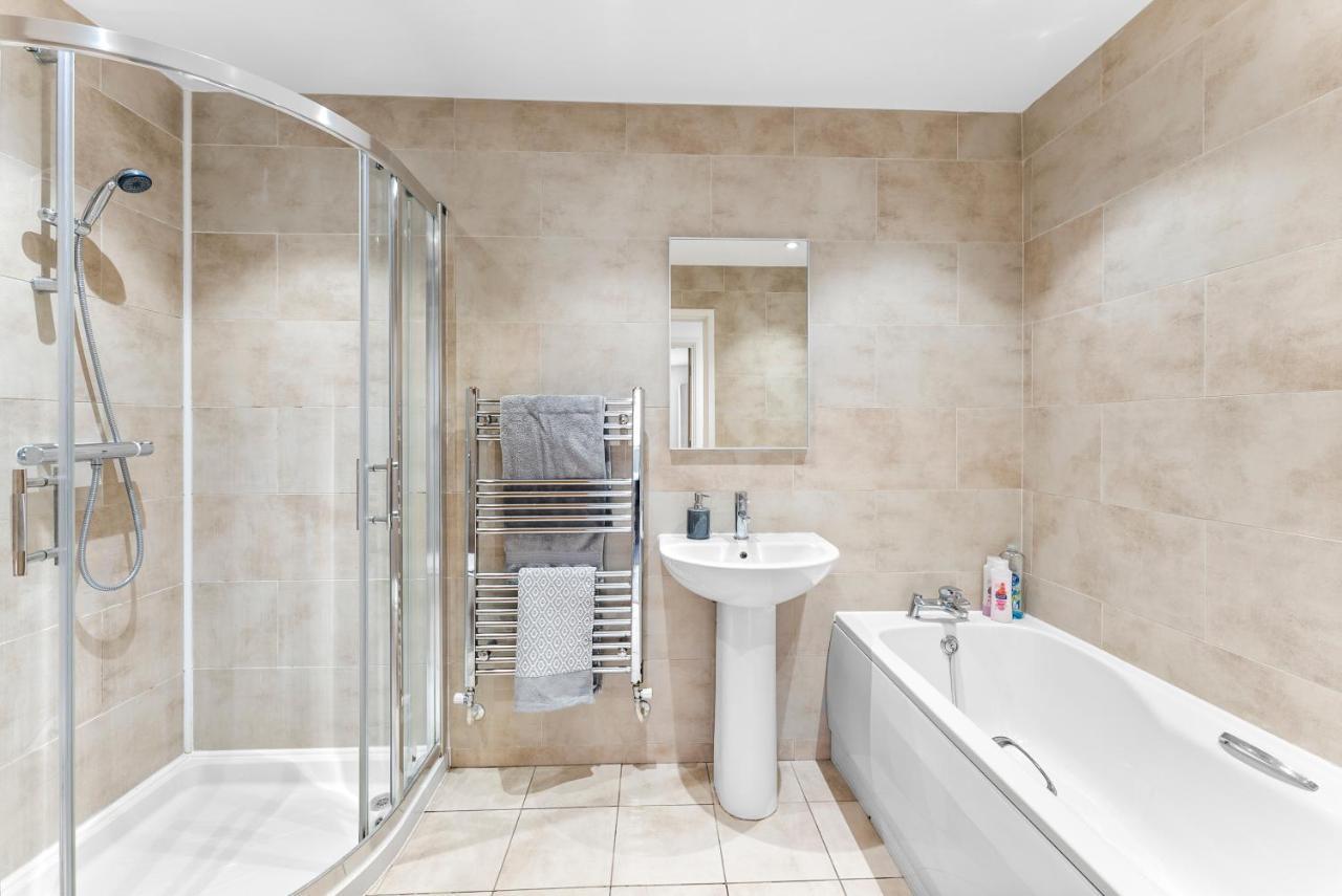 The Exquisite Gem Of Canterbury - Huge Balcony Apartman Kültér fotó